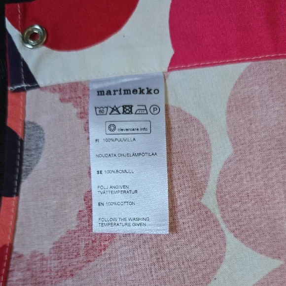 Marimekko Pieni Unikko Pink And Red Floral Apron. - Picture 8 of 10